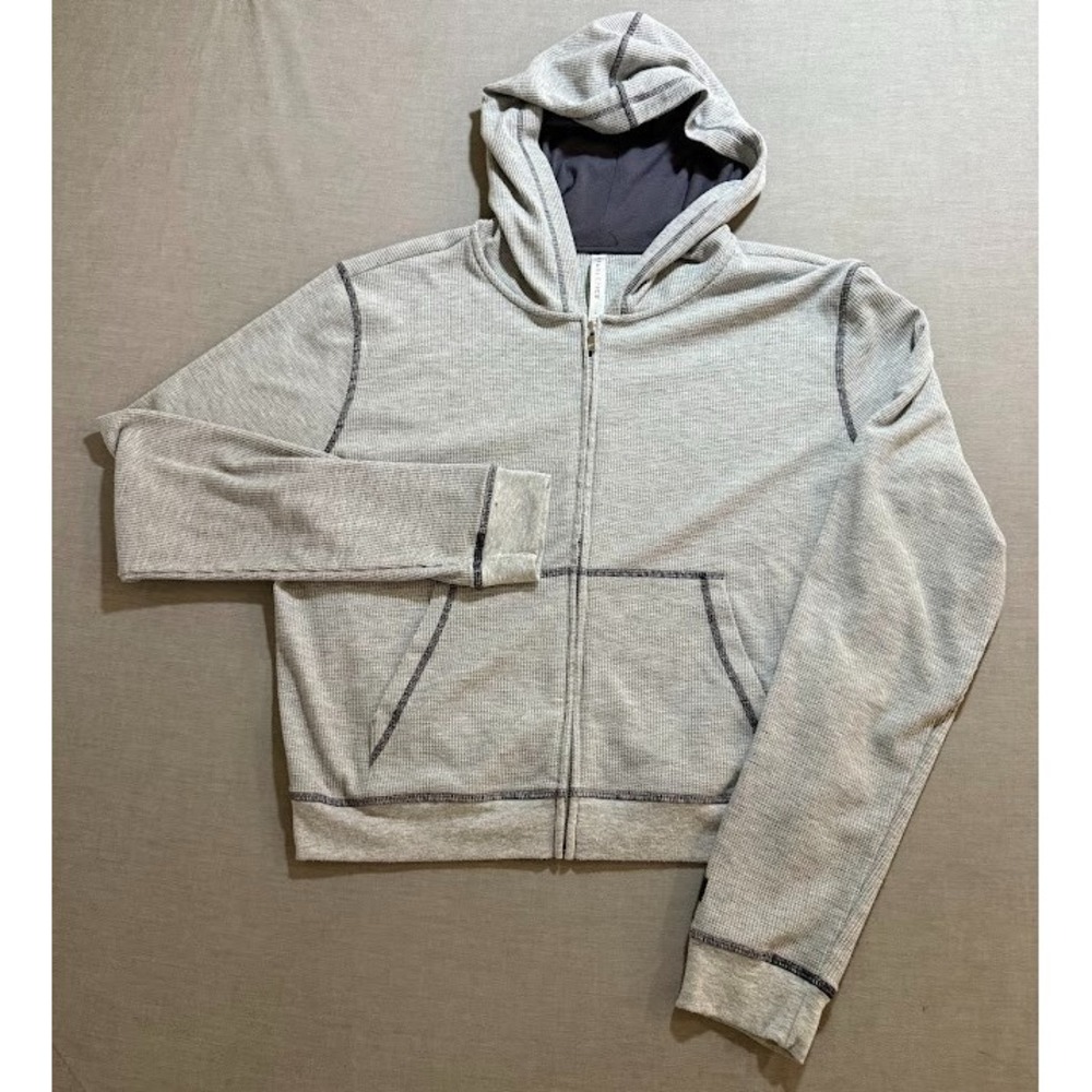 Fabletics Sweatshirt Womens Large Gray Full Zip Pockets Long Sleeves Hoodie.